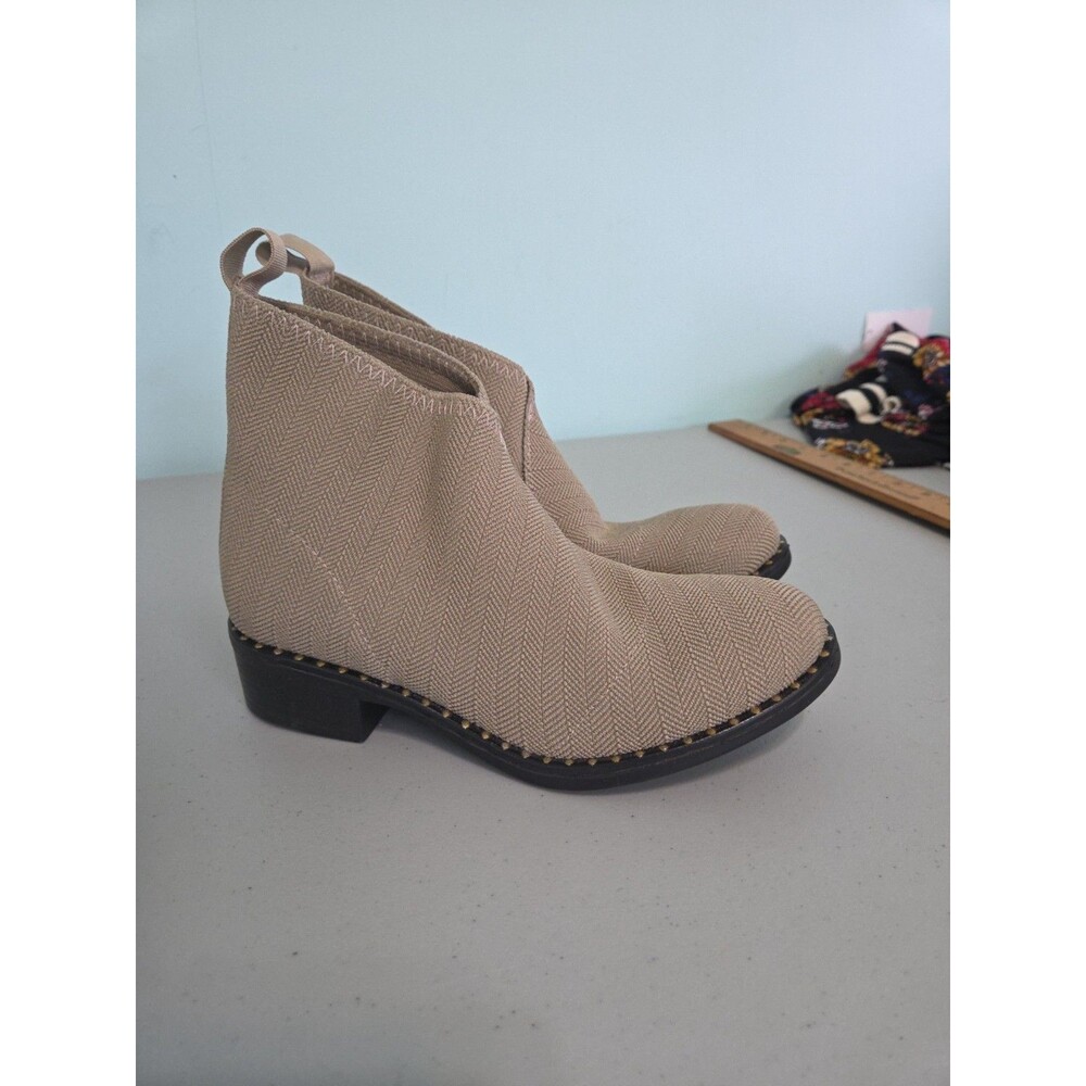 Charleston Shoe Co. Barcelona ankle boot tan brown herringbone pattern 7
